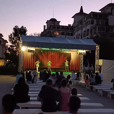 Sunrise 2 Bedrooms Apartment *