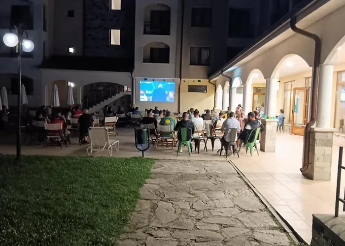 Sunrise 2 Bedrooms Apartment *