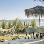 Sunrise 2 Bedrooms Apartment *